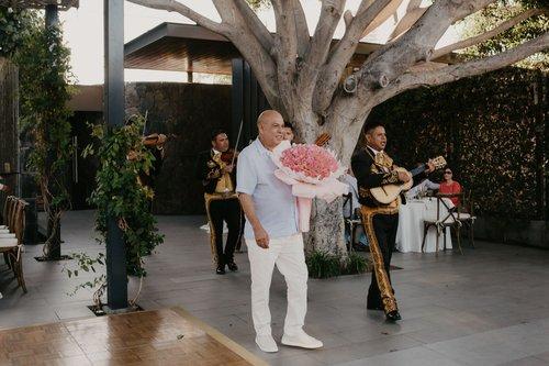 mobile - carousel-hero-element image-3